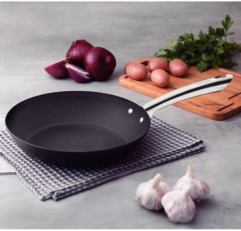 Frigideira Tramontina Trento em Ferro Esmaltado com Revestim... - Image 2