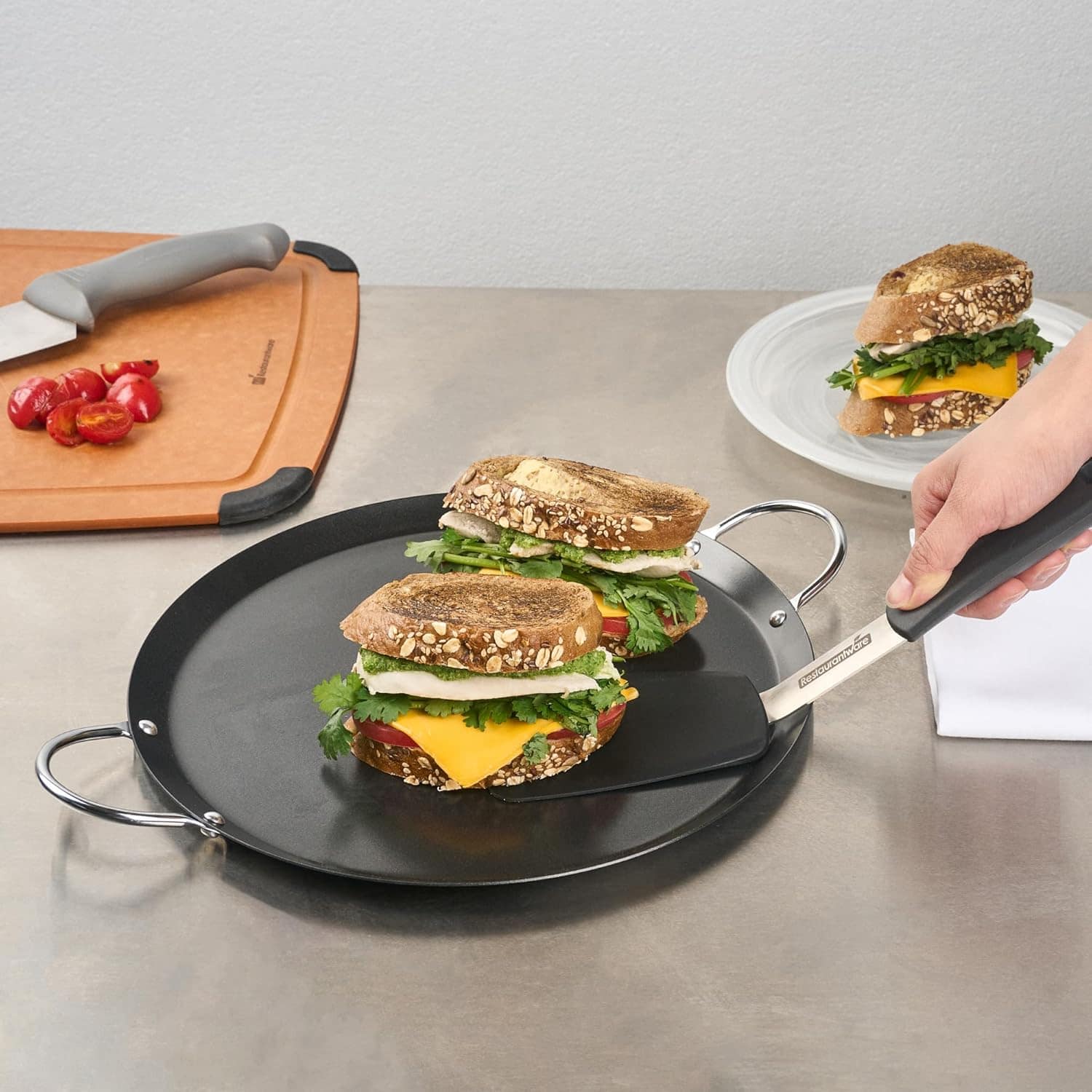 Restaurantware Met Lux Chapa redonda de 28 cm com alça dupla... - Image 5