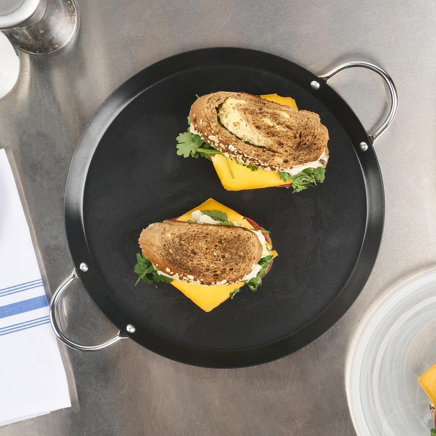 Restaurantware Met Lux Chapa redonda de 28 cm com alça dupla... - Image 10